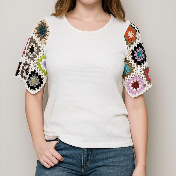 Emery Rose Top Blouse White Crochet Short Sleeves Colorful Cute Neutral - Picture 2 of 12